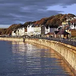 Bayside - Seaview And Balcony - Part Of The The Bay Village With Pool, Gym And Direct Access, Pub, Restaurant, Tennis And Meadows Walks Filey