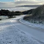 Bayside - Seaview And Balcony - Part Of The The Bay Village With Pool, Gym And Direct Access, Pub, Restaurant, Tennis And Meadows Walks Holiday home Filey