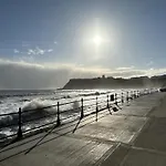Bayside - Seaview And Balcony - Part Of The The Bay Village With Pool, Gym And Direct Access, Pub, Restaurant, Tennis And Meadows Walks