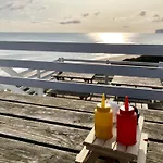 Bayside - Seaview And Balcony - Part Of The The Bay Village With Pool, Gym And Direct Access, Pub, Restaurant, Tennis And Meadows Walks * Filey