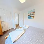 Bayside - Seaview And Balcony - Part Of The The Bay Village With Pool, Gym And Direct Access, Pub, Restaurant, Tennis And Meadows Walks