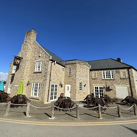 Bayside - Seaview And Balcony - Part Of The The Bay Village With Pool, Gym And Direct Access, Pub, Restaurant, Tennis And Meadows Walks