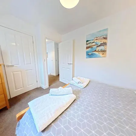 Bayside - Seaview And Balcony - Part Of The The Bay Village With Pool, Gym And Direct Access, Pub, Restaurant, Tennis And Meadows Walks